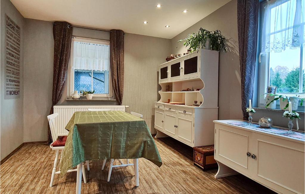Awesome Apartment In Suhl With 2 Bedrooms And Wifi photo 1