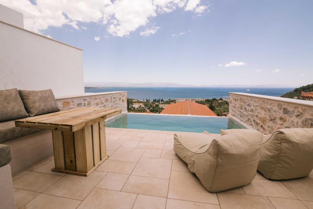 Mani Luxury Suites and Studios in Gytheio with Private Pools photo 2
