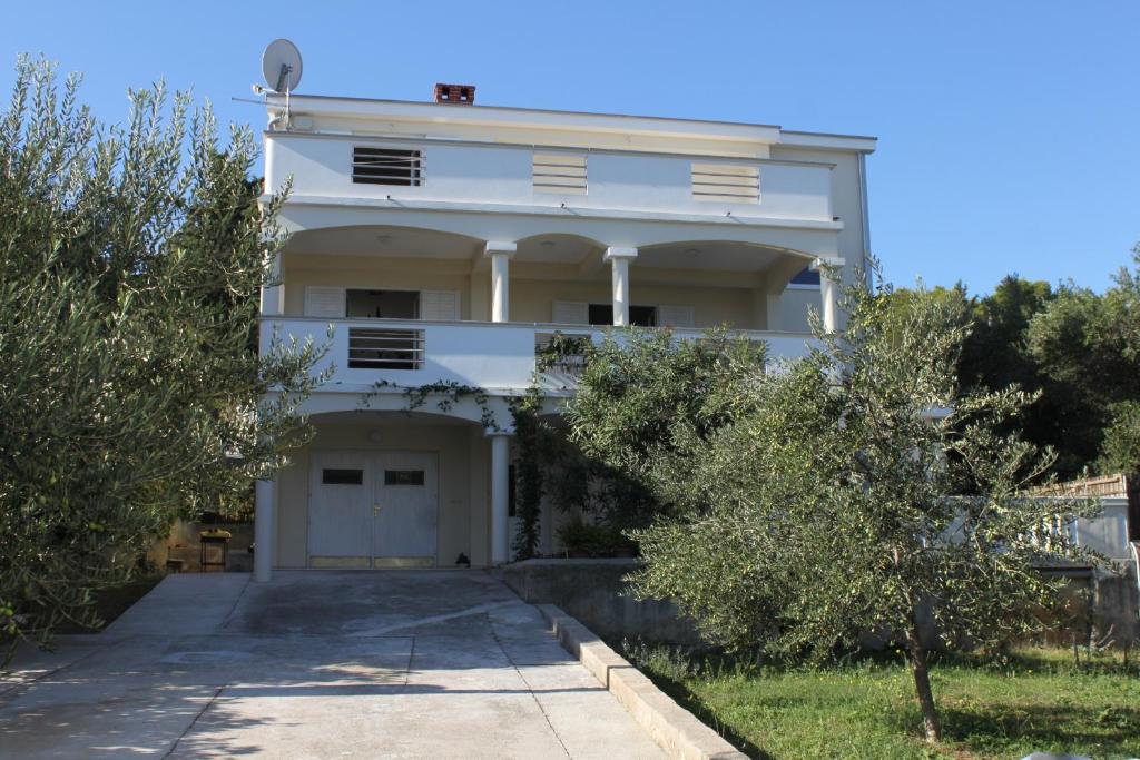 Apartments by the sea Tkon, Pasman - 8297 photo 1