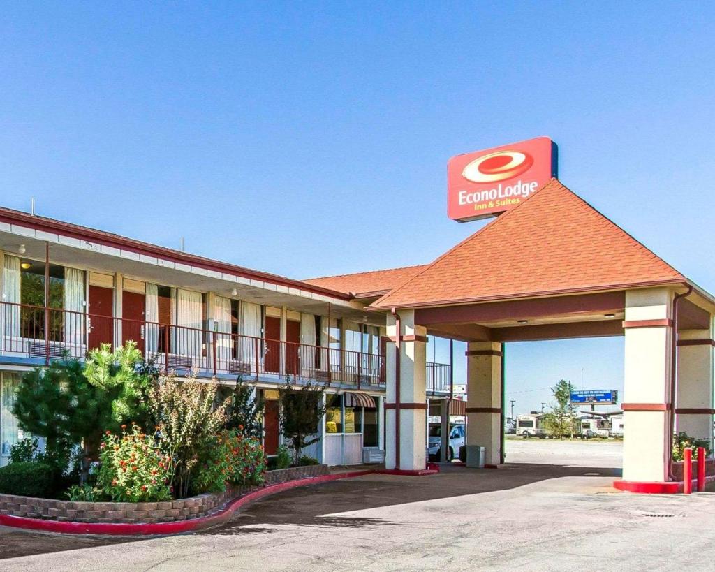 Econo Lodge And Suites Bricktown image