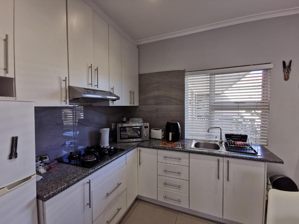 Zebra Place photo 2