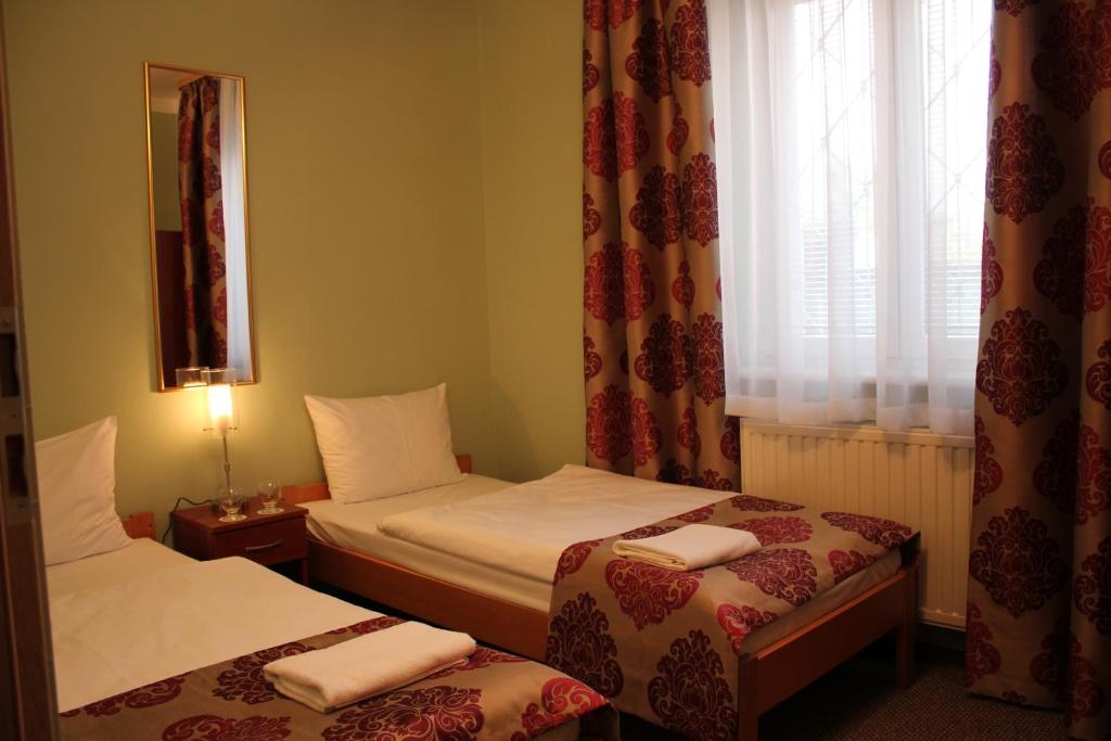 Двухместный (Двухместный номер с 2 отдельными кроватями), Hostel Biały Dom