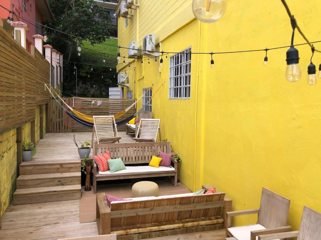 Yellow Belly Backpackers photo 2