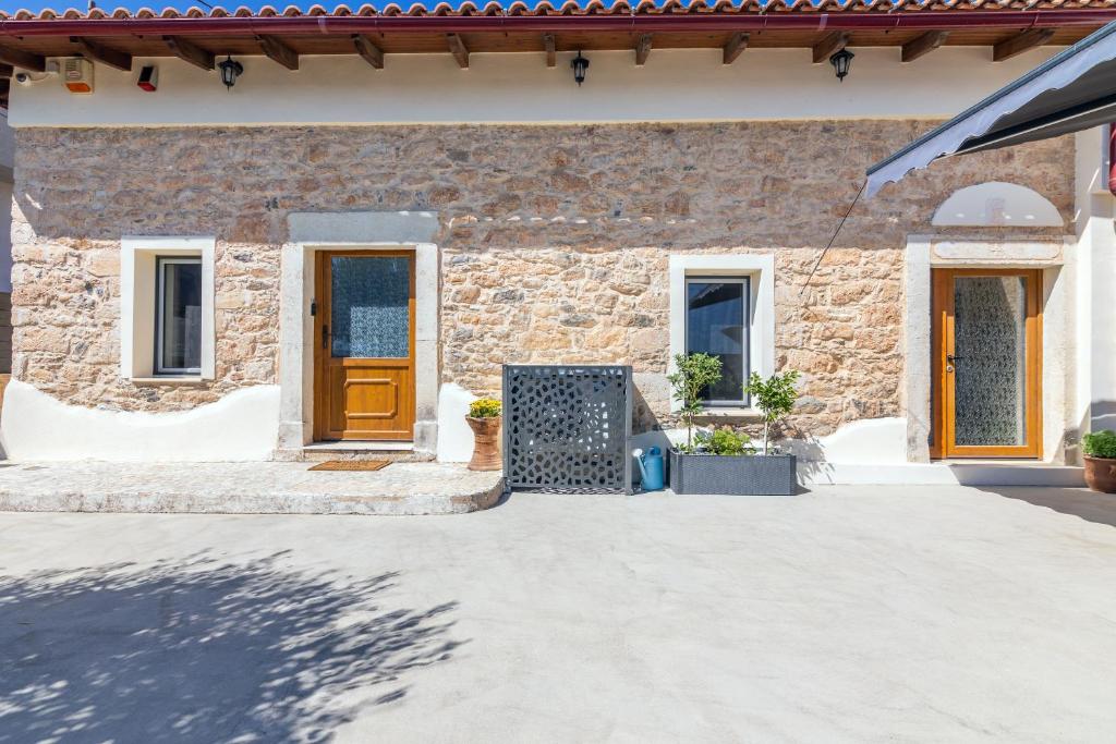 Thrapsano House at Iraklion Crete For up to 8 Persons photo 2