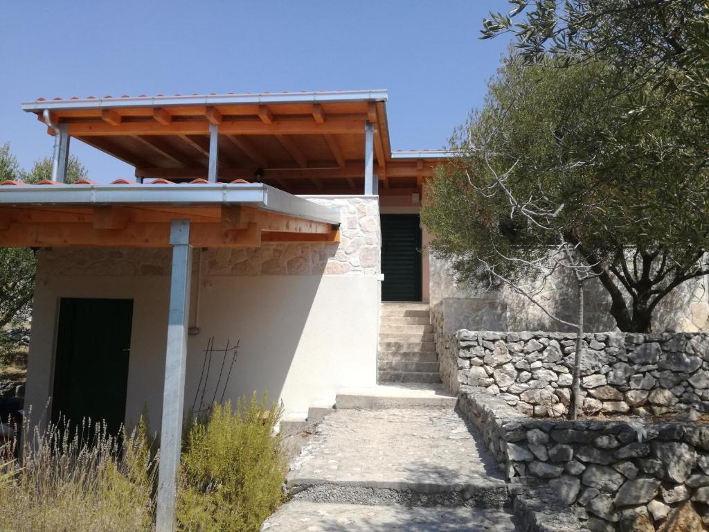 Secluded fisherman's cottage Cove Pircina, Ciovo - 14195 photo 1