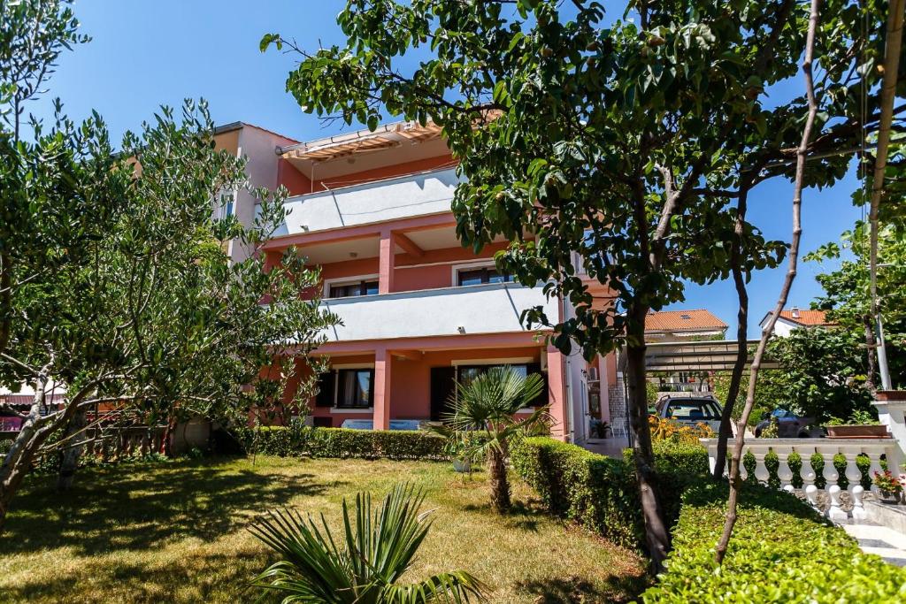 Apartments and rooms with parking space Krk - 14322 photo 1