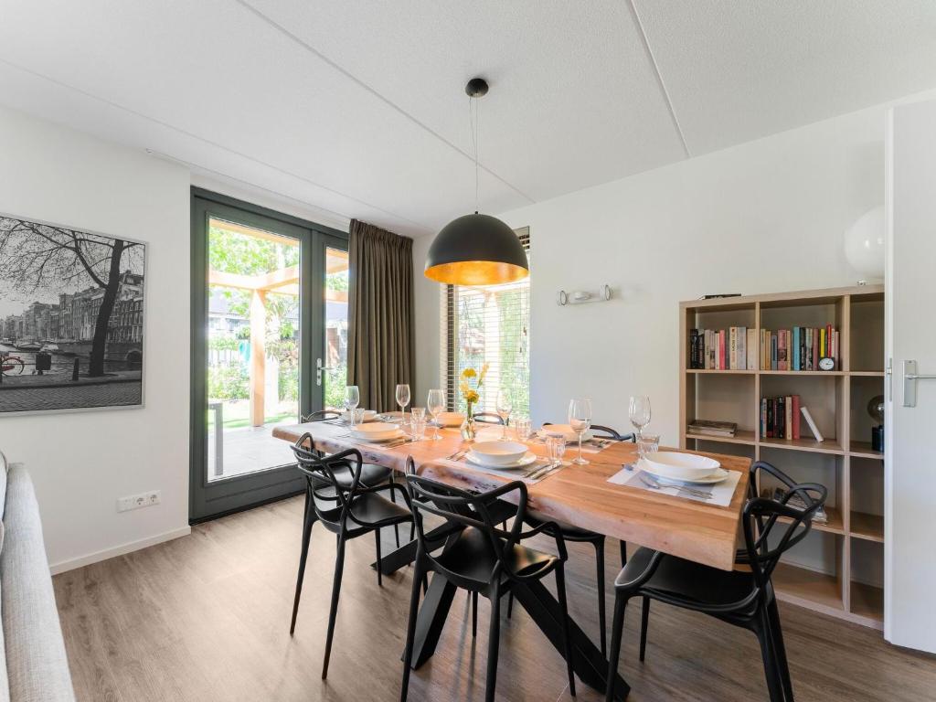 Modern holiday home in Lochem with private garden photo 2
