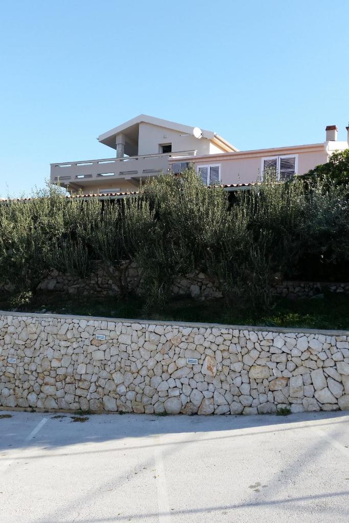 Apartments with a parking space Kolan, Pag - 16482 photo 3