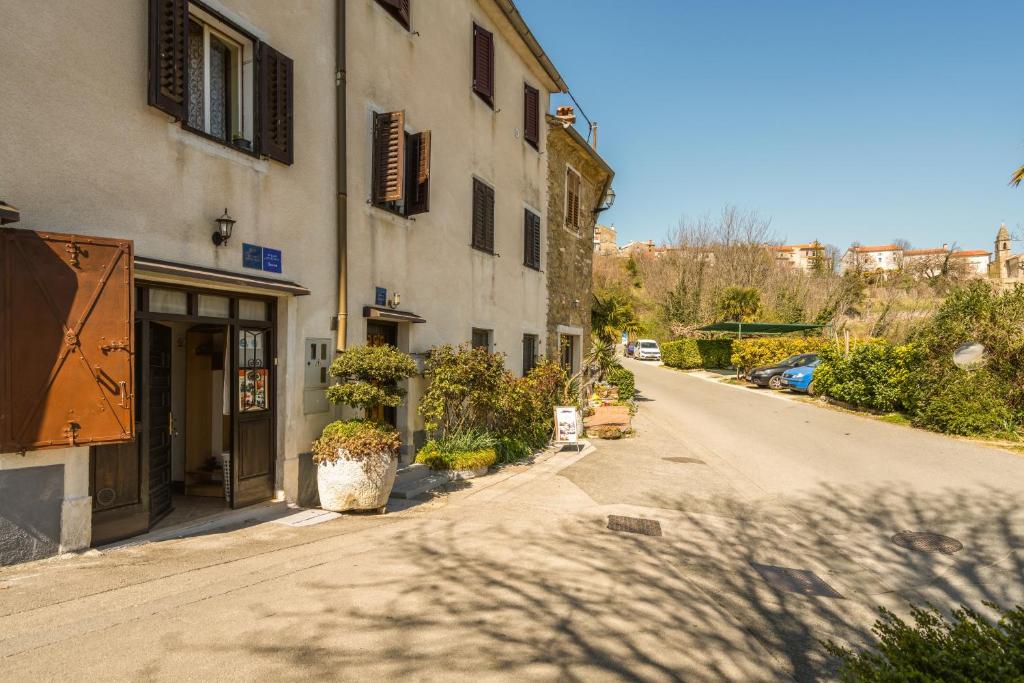 Apartments with a parking space Motovun, Central Istria - Sredisnja Istra - 14160 photo 2