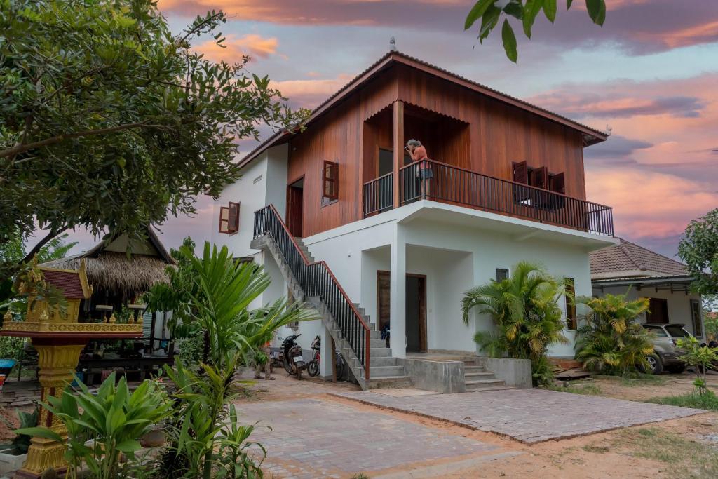 Villa Siem Reap - First Floor 2-Bedroom & Living Room photo 2