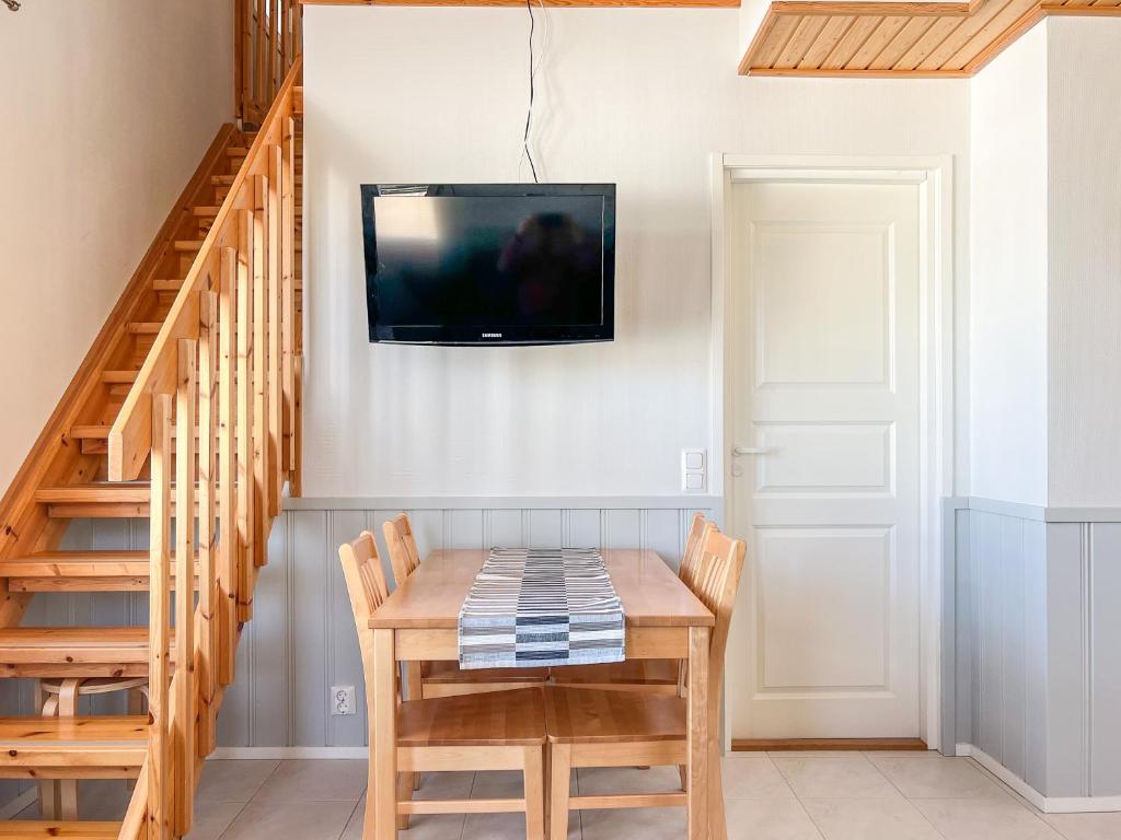 Spacious 2BD apt. central location and free wifi photo 1