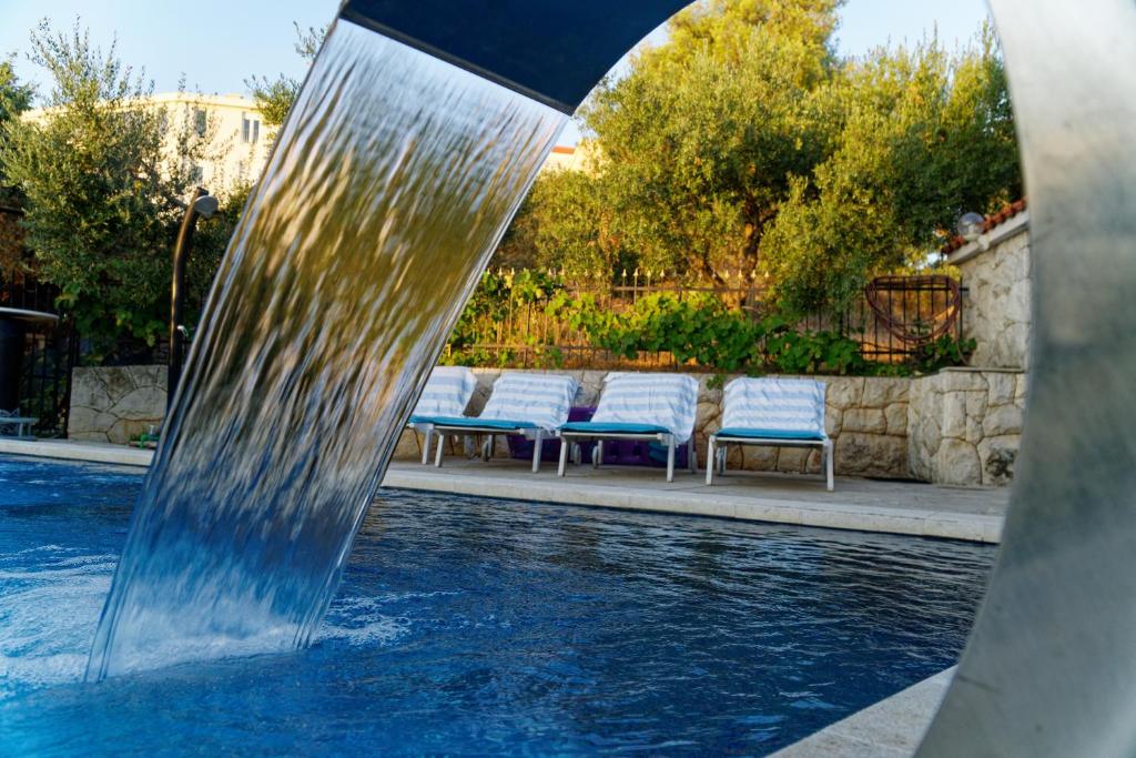 Apartment Levarda with private hydromassage pool