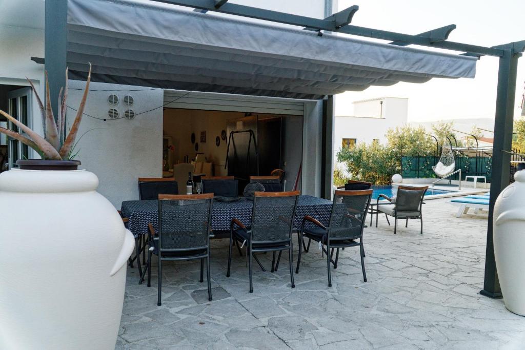 Apartment Levarda with private hydromassage pool photo 4