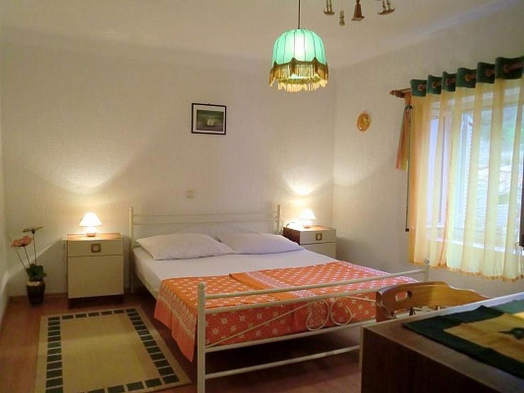 Apartments with a parking space Banjol, Rab - 16647 photo 3