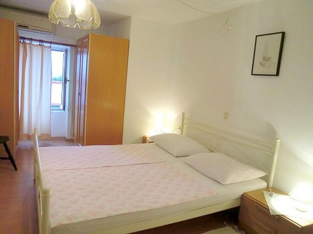 Apartments with a parking space Banjol, Rab - 16647 photo 4