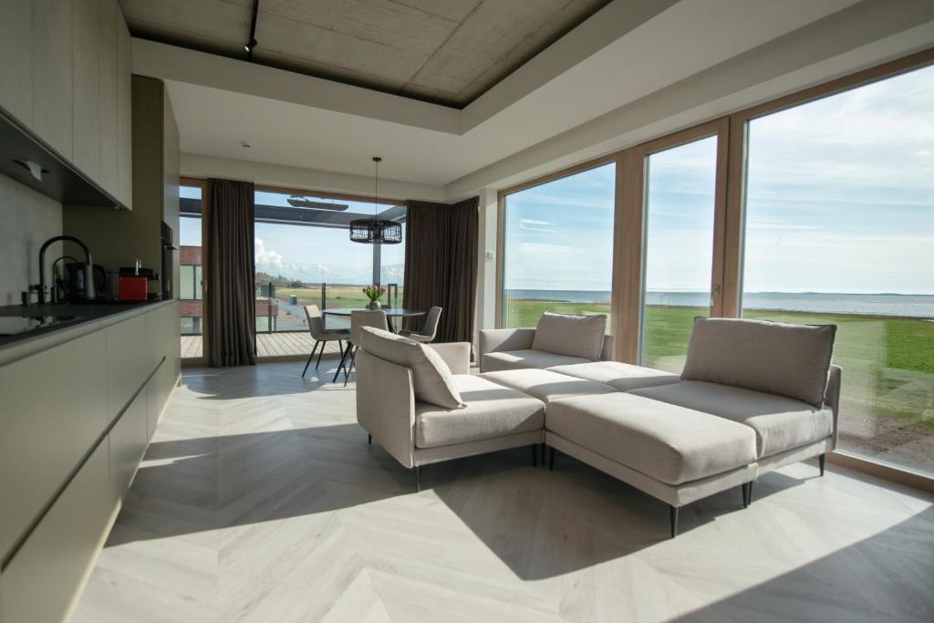 MARINIS Luxury Apartments - Svencelės Vėjai - 1st line by the Lagoon photo 3