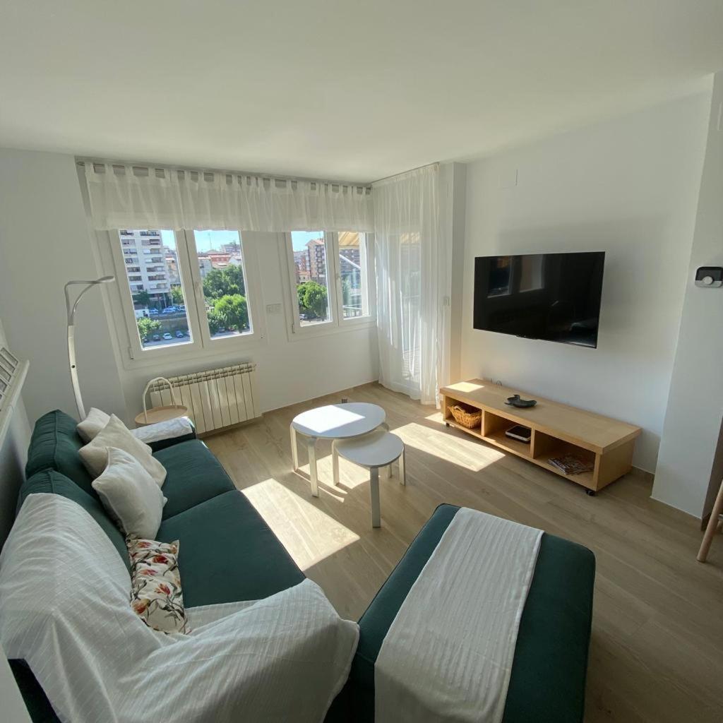 Apartamento completamente reformado en el casco antiguo con vistas al rio photo 1