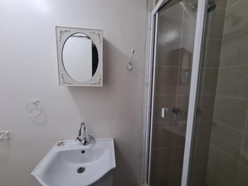 Zenith House Boston Self Catering Accomodation - Tap to explore photos