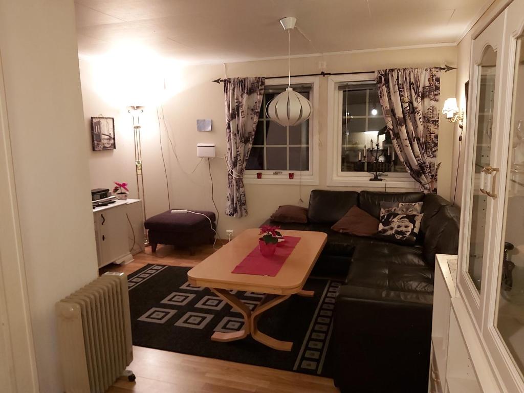 Ålesund Apartment with free parking photo 4
