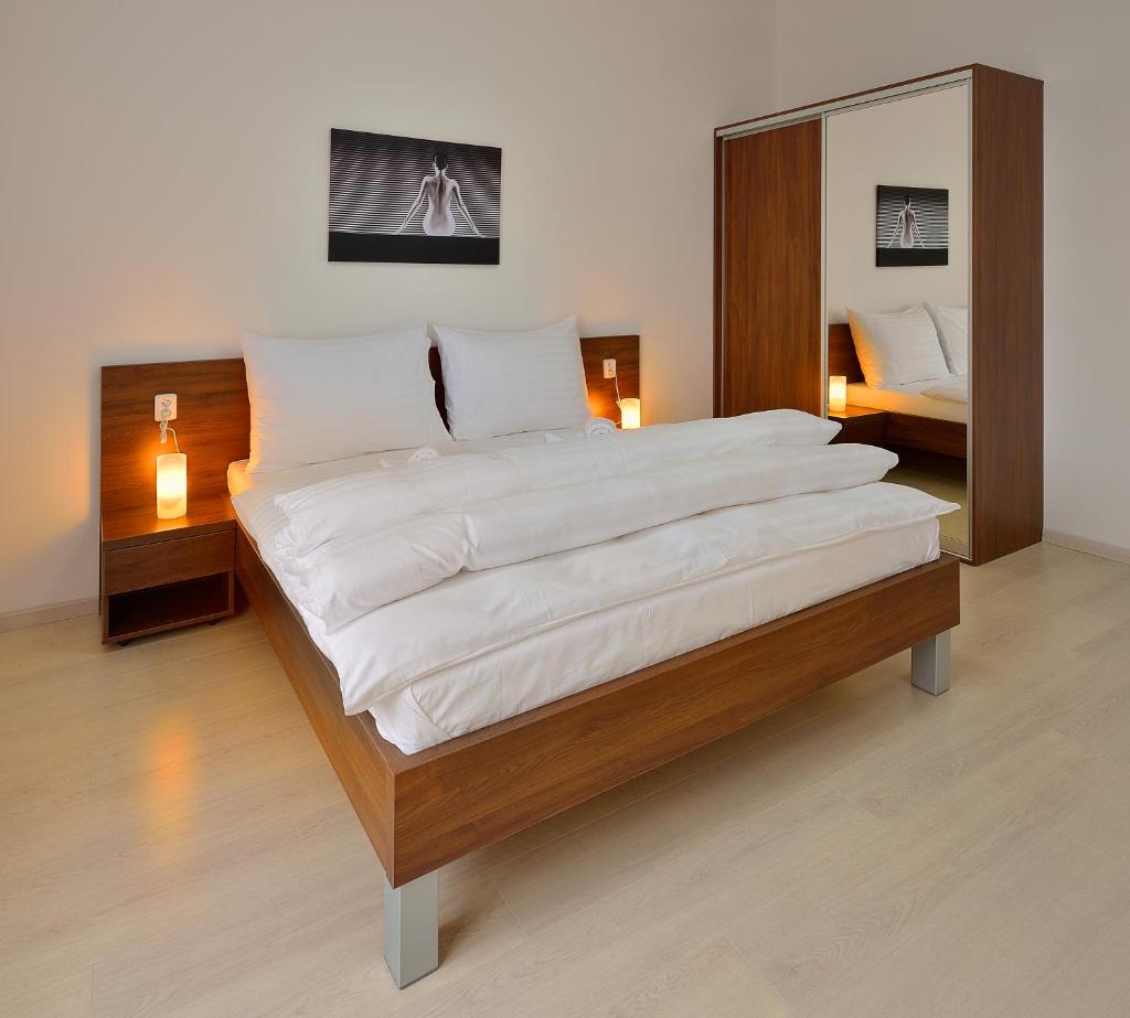 Апартаменты (Апартаменты с 2 спальнями - Namestie SNP 21), Ambiente Serviced Apartments - Namestie SNP