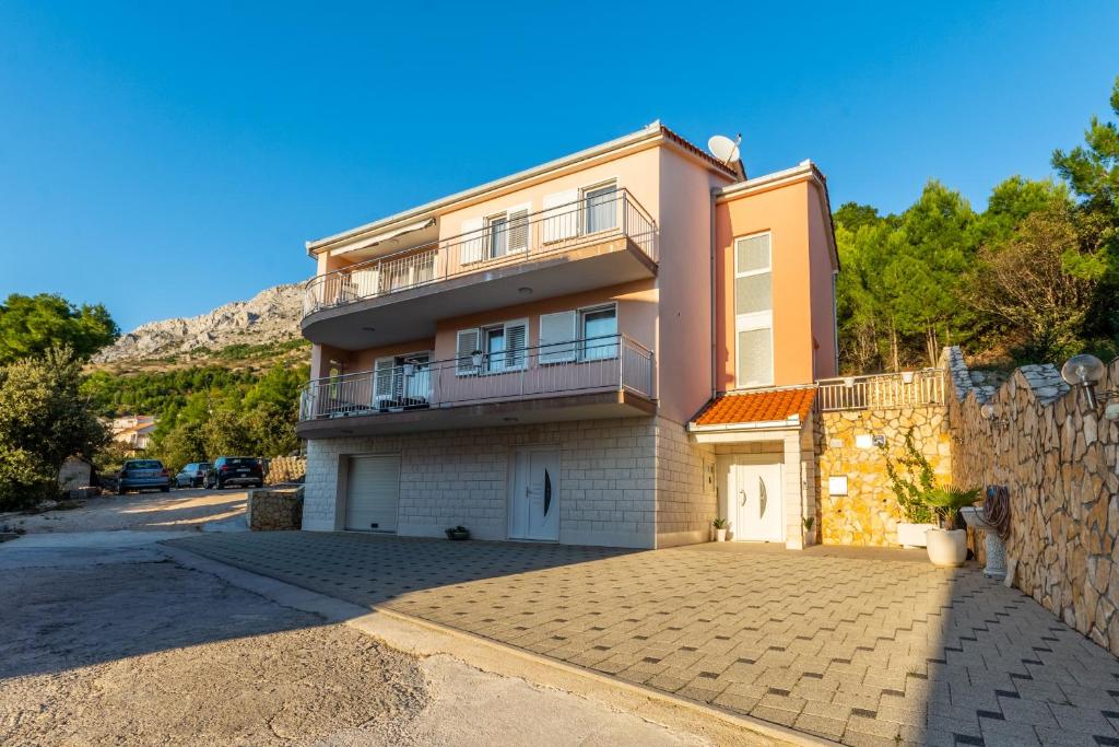 Family friendly apartments with a swimming pool Stanici, Omis - 18676 photo 2