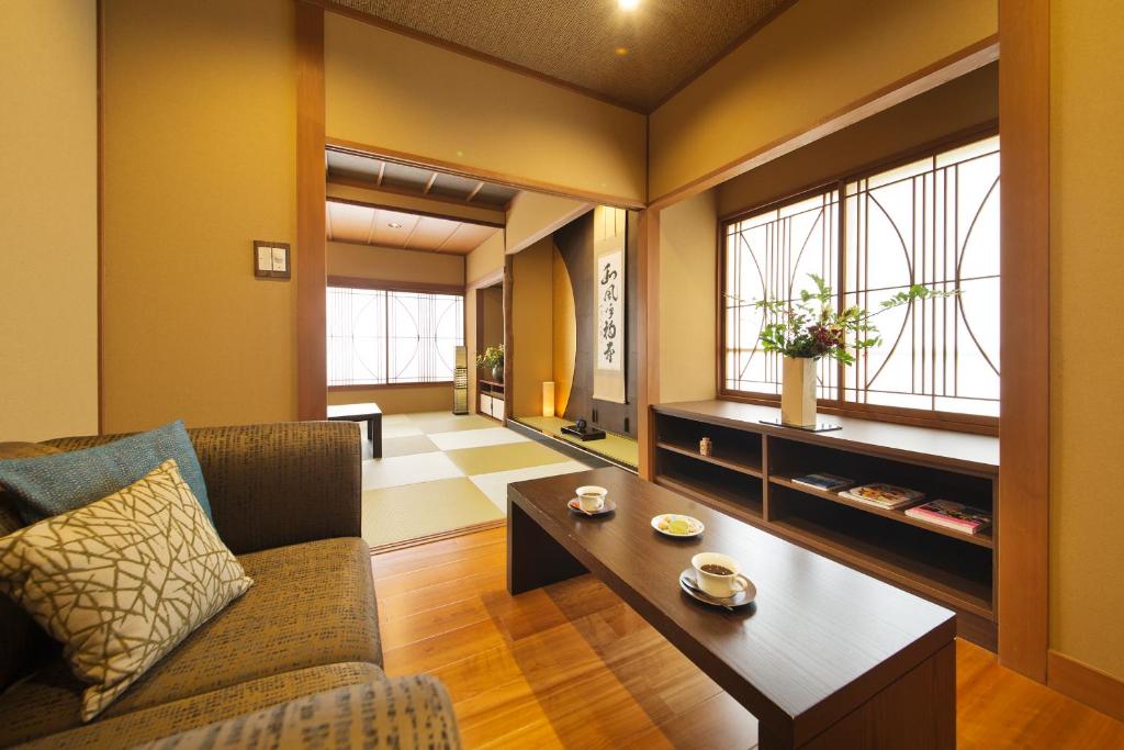 Kanazawa Hyakurakusou photo 4