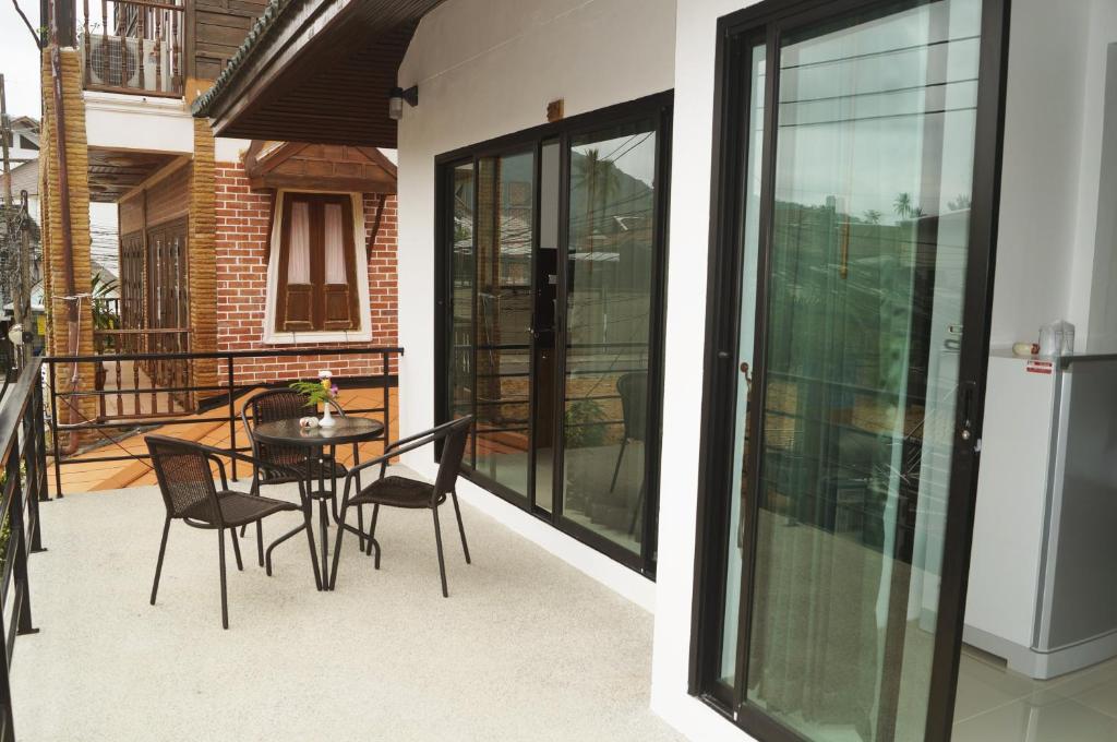 Апартаменты (Апартаменты с балконом), The Seashore Kamala Service Apartment