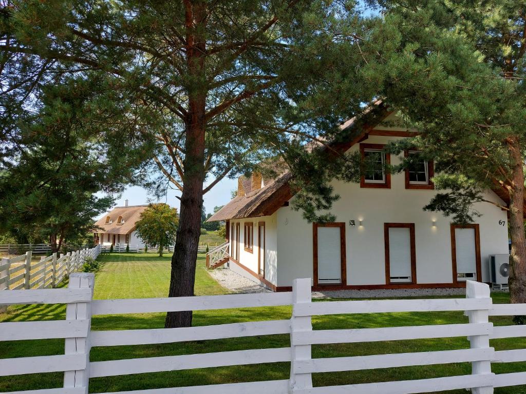 Greyówka dom kryty strzechą w Gardna Park photo 3