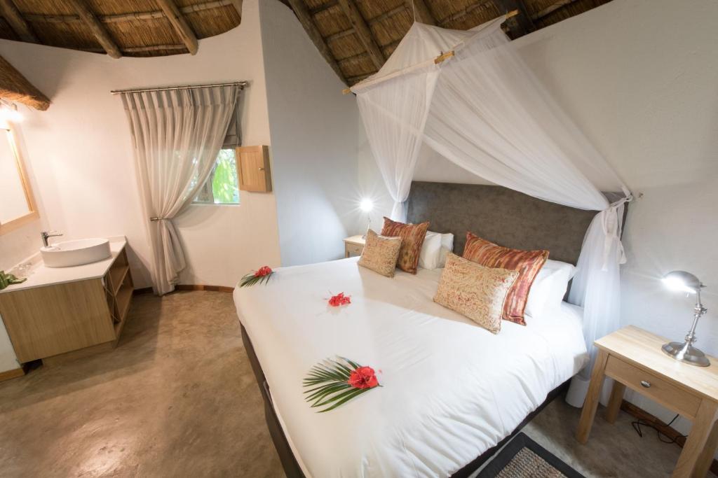 Sefapane Lodges and Safaris - Tap to explore photos