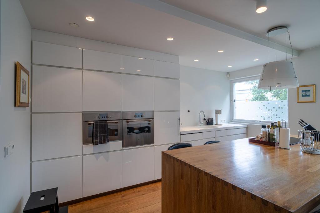 Stylish and Spacious Family Home photo 3