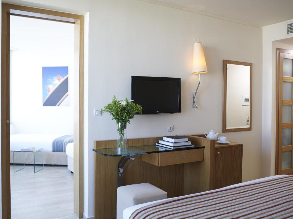 Семейный (Семейный полулюкс (для 2 взрослых и 2 детей)), Kriti Beach Hotel