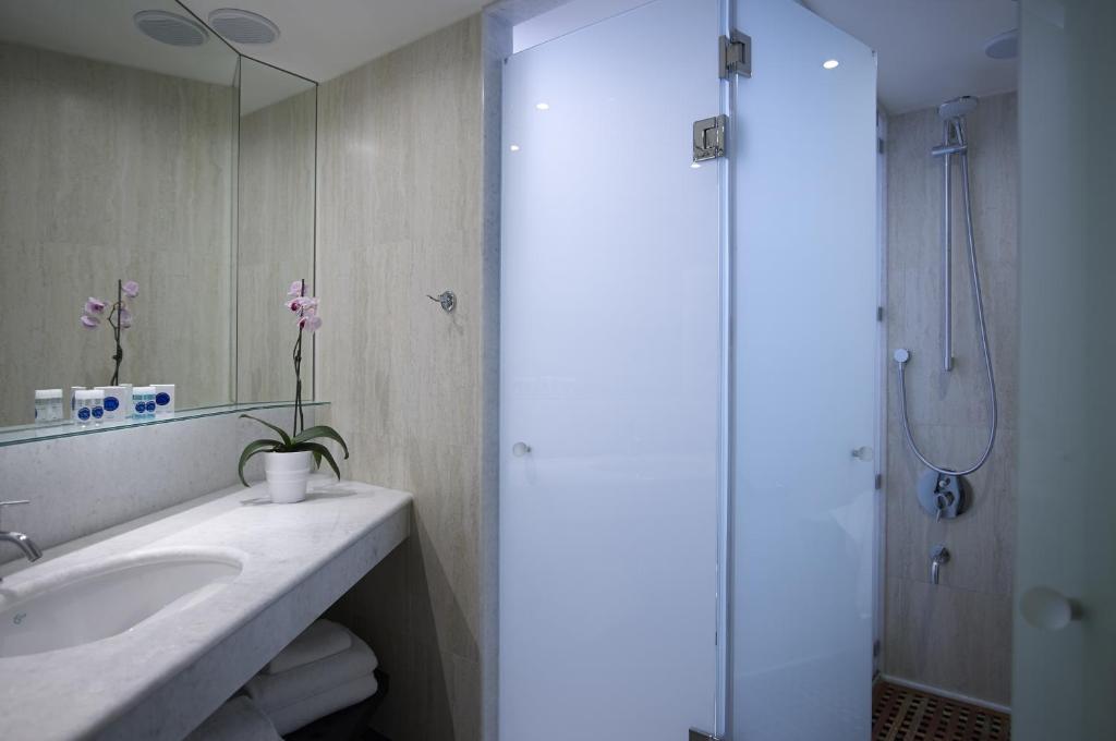 Семейный (Семейный полулюкс (для 2 взрослых и 2 детей)), Kriti Beach Hotel