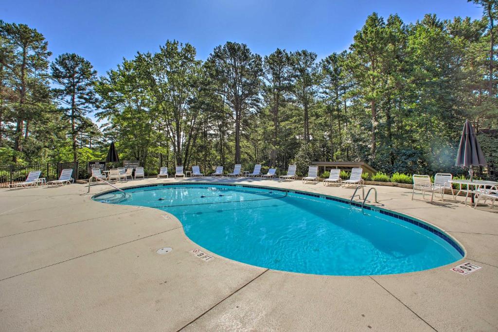 Keowee Key Condo with Deck and Resort Amenities! photo 2