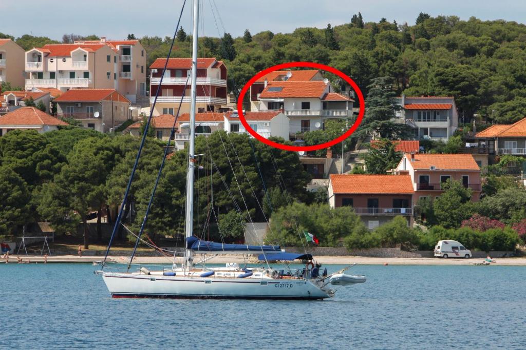 Apartments by the sea Tisno, Murter - 812