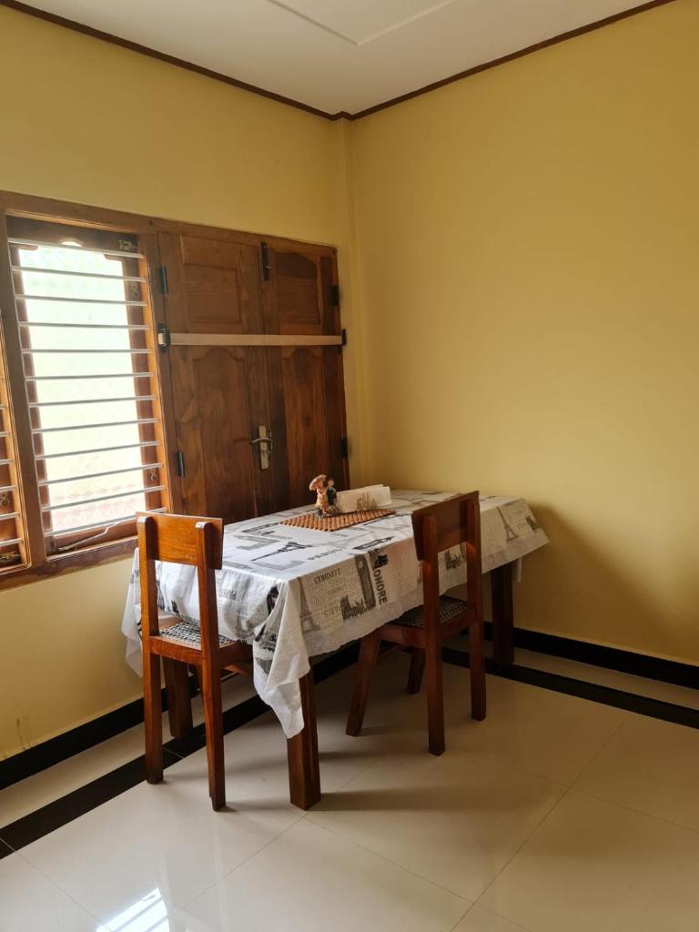 Nalluran illam - family room photo 4