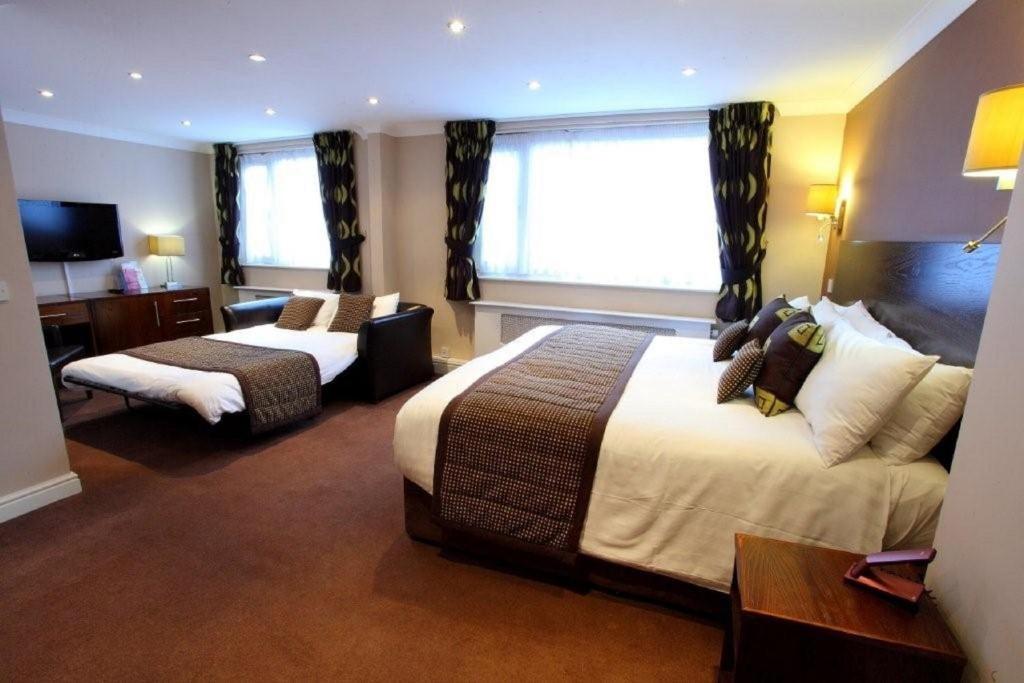 The Dolphin SA1 Hotel