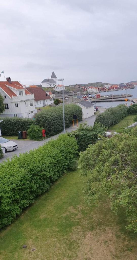 50 m till bad i centrala Skärhamn photo 1