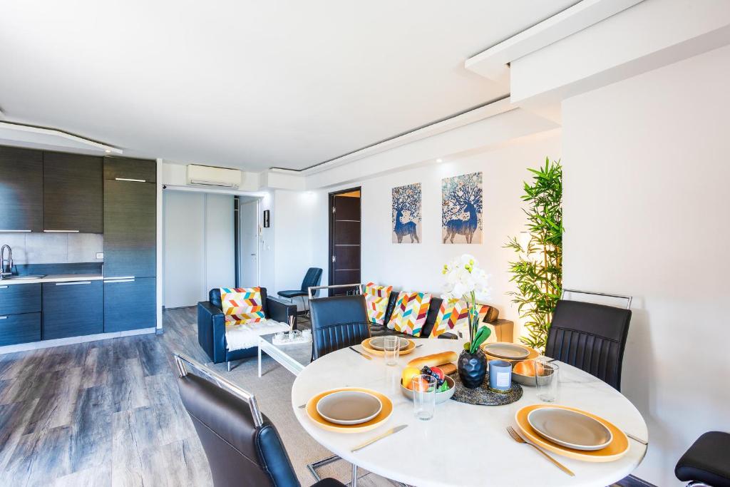 LE SELENE AP4308 By Riviera Holiday Homes photo 2