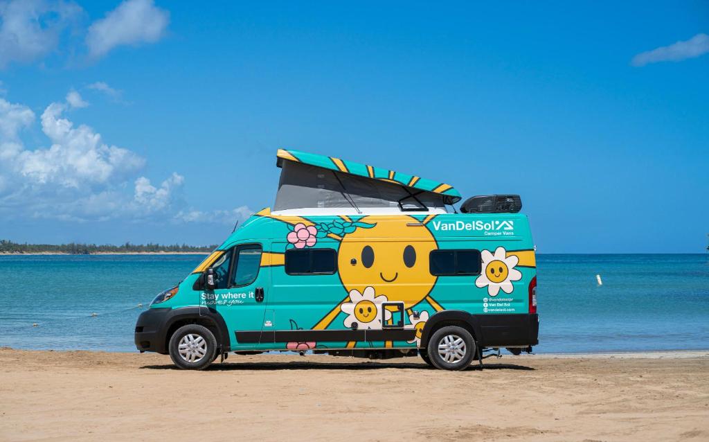 Van Del Sol - Stay where it moves you with Sunny