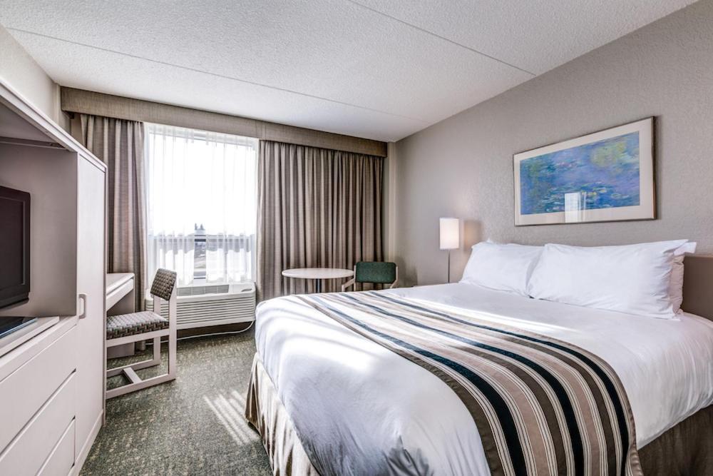 Heritage Inn Hotel & Convention Centre - Saskatoon photo 2