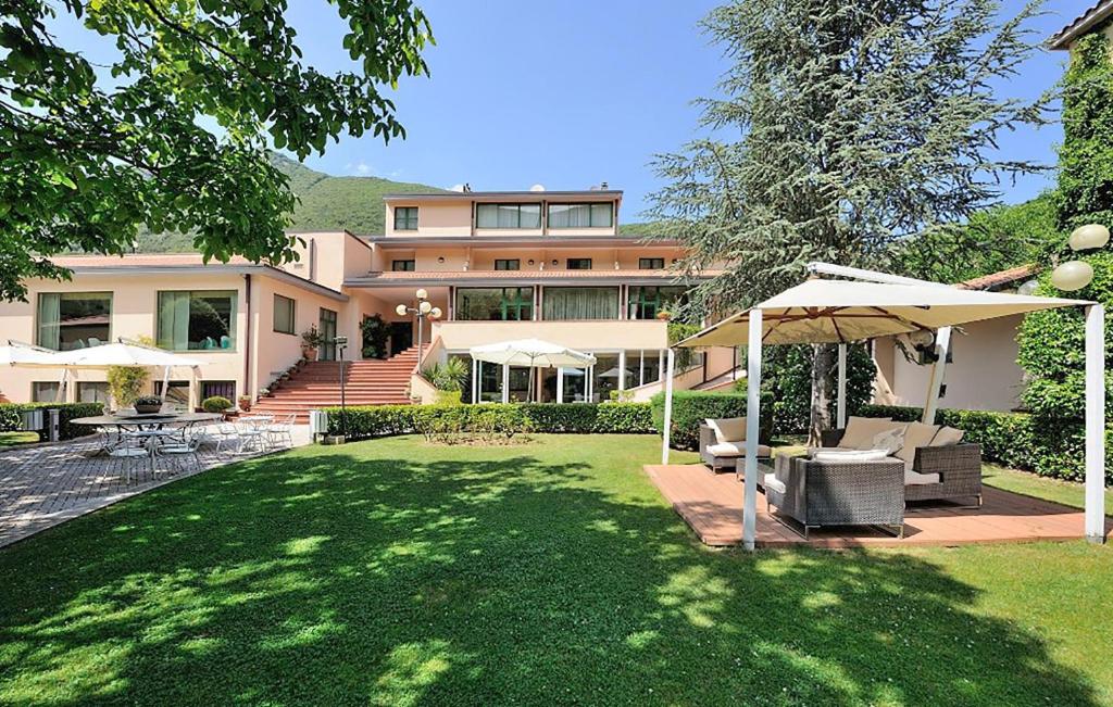 Awesome Apartment In Foligno With Outdoor Swimming Pool, Wifi And 2 Bedrooms photo 1