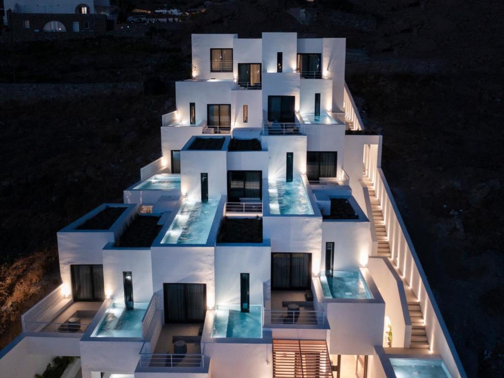 CUBIC Mykonos Seafront Design Suites photo 1