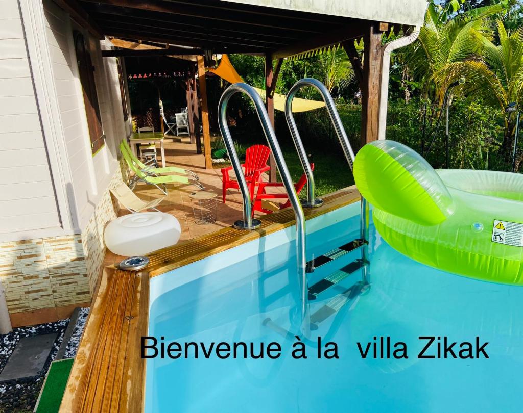 Magnifique Lodge en bois avec piscine et jardin de 800 m2