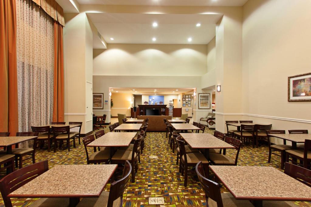 Holiday Inn Express Hotel & Suites Twentynine Palms, an IHG Hotel photo 2