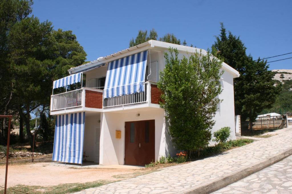 Apartments by the sea Stara Novalja, Pag - 4144 photo 1