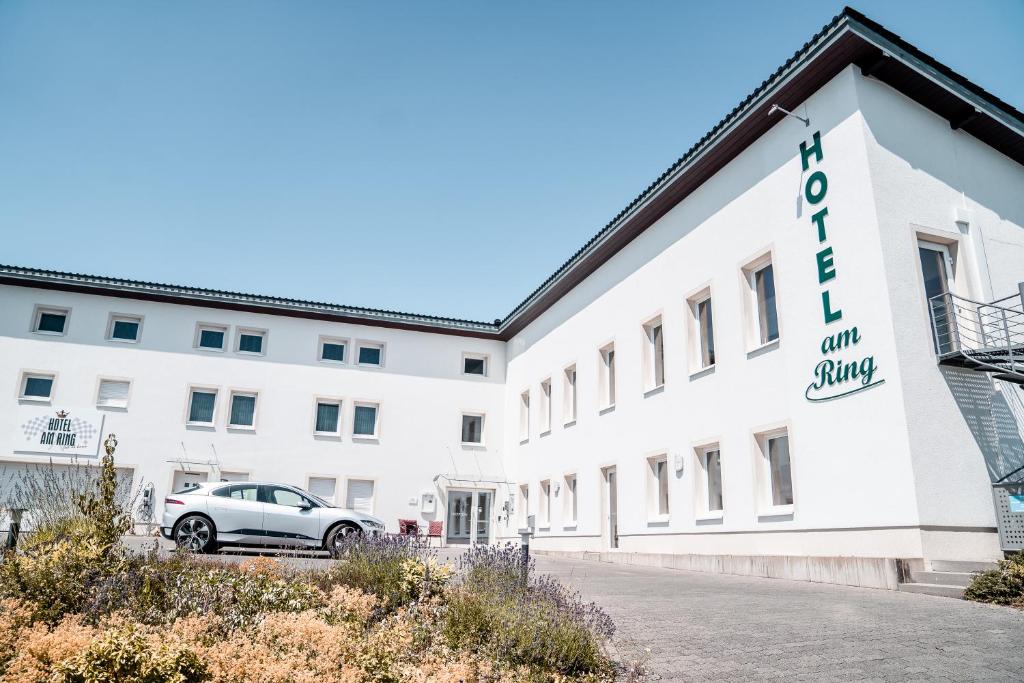 Land-gut-Hotel am Ring photo 1