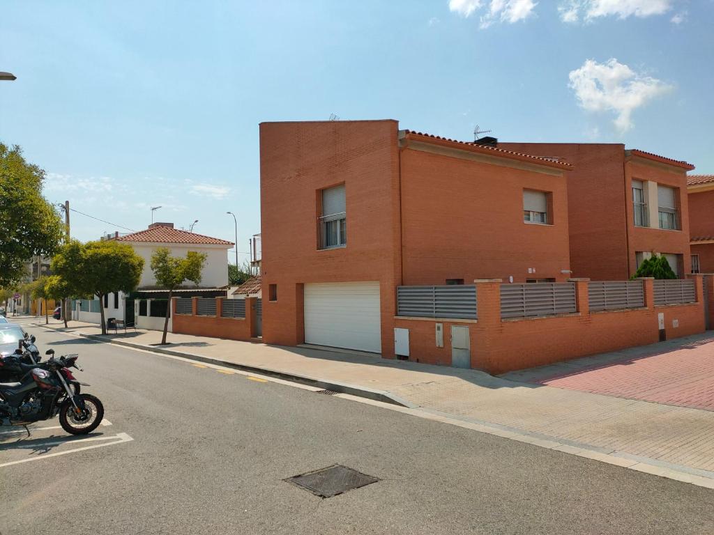 Chalet amplio con Jardín y zona barbacoa. photo 1