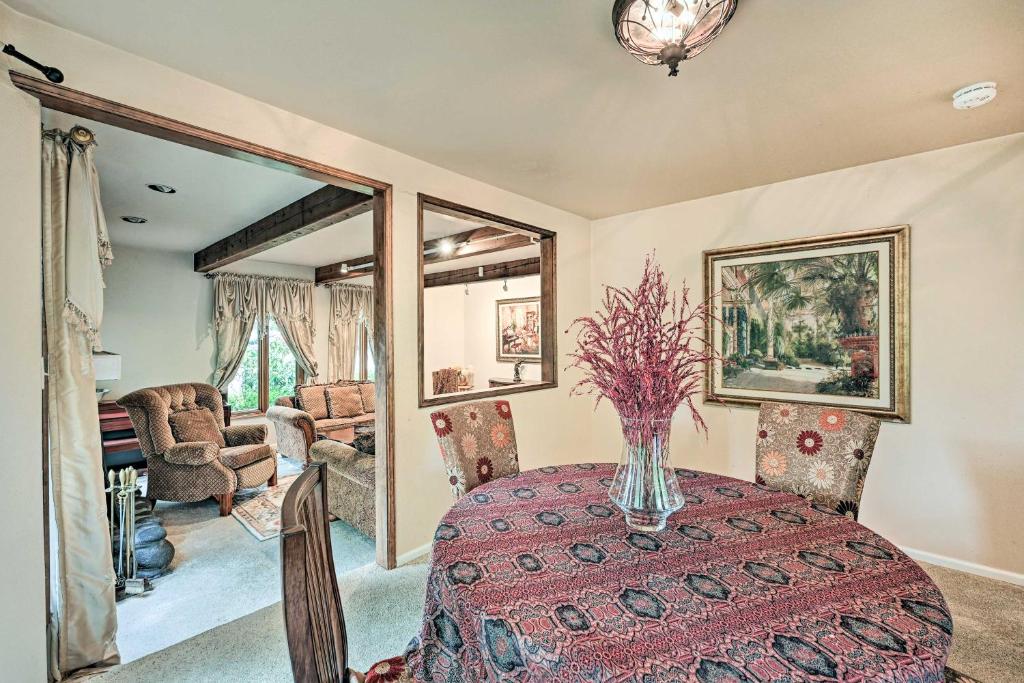 Family-Friendly Redmond Home with Spacious Deck photo 4