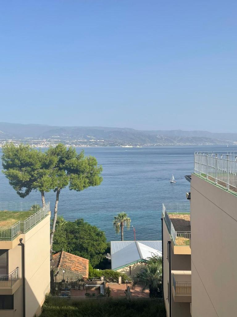 Casa Cannoni - Delizioso Appartamento Fronte Mare vista Stretto di Messina photo 2