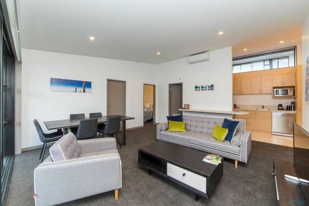 Atalante - Lakefront Location with Stunning Views photo 1